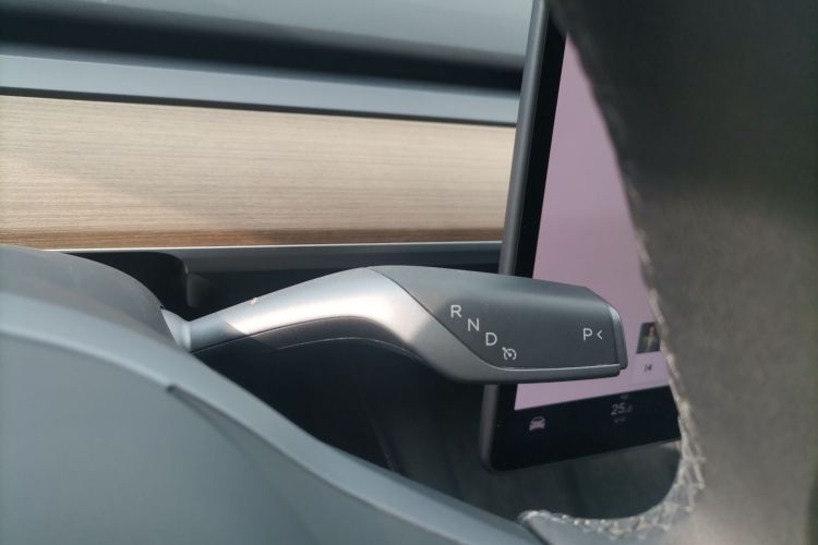 特斯拉 Model Y 2022款 Performance高性能全轮驱动版中控内饰18