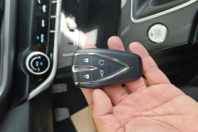 长安 逸动 2021款 PLUS 1.6L GDI 手动豪华型中控内饰11