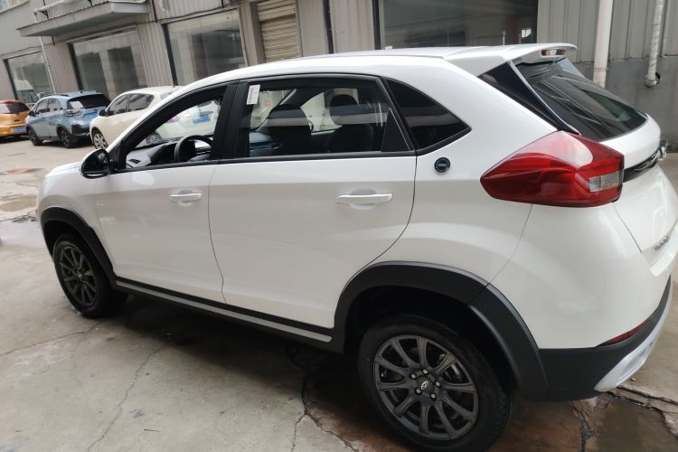 奇瑞 瑞虎3X 2024款 1.5L CVT卓越版车身外观6003