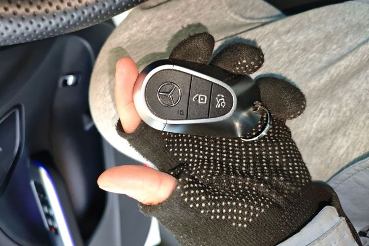 奔驰C级 2023款 改款 C 260 L 运动版中控内饰11