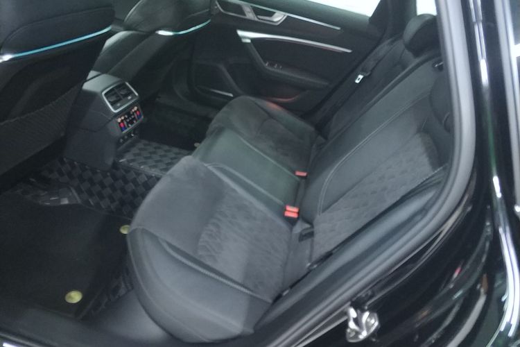 奥迪A6L 2023款 55 TFSI quattro 尊享动感型中控内饰21