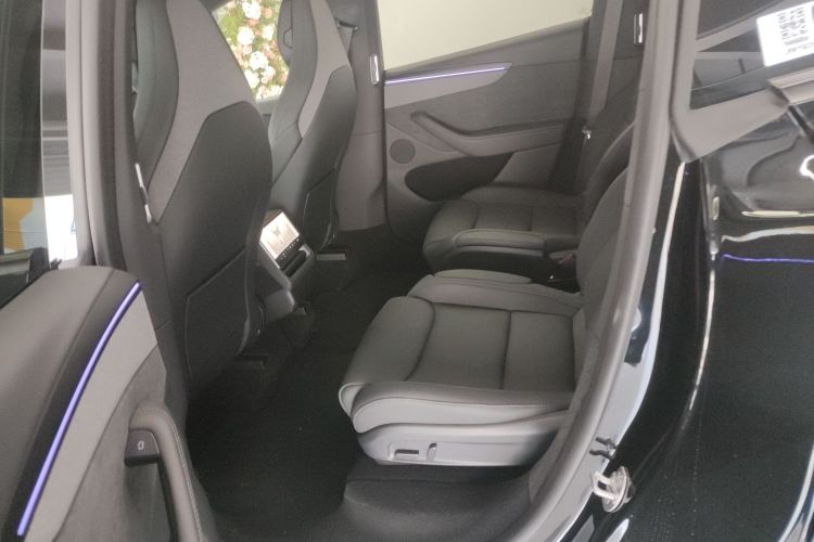 特斯拉 Model Y L 2025款 长续航全轮驱动版中控内饰21