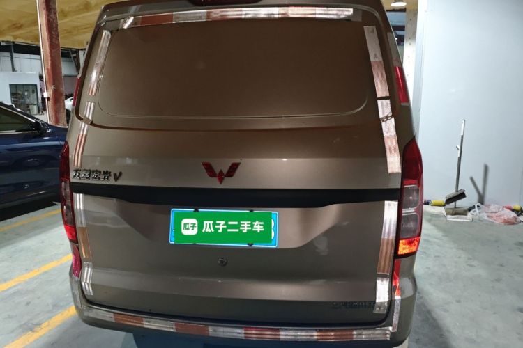 五菱汽车 五菱宏光V 2022款 1.5L劲取版封窗车电动助力LAR车身外观6004