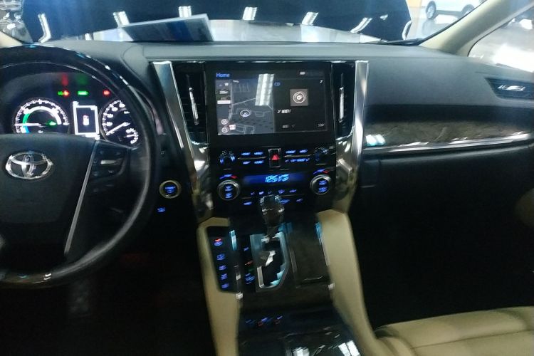 丰田 威尔法 2021款 皇冠 双擎 2.5L HV至尊版中控内饰16