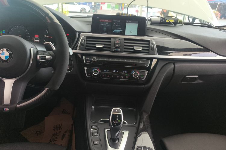 宝马3系 2019款 320Li M运动曜夜版局部细节16