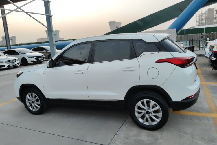 北京汽车 北京X3 2019款 1.5T CVT荣耀版车身外观4