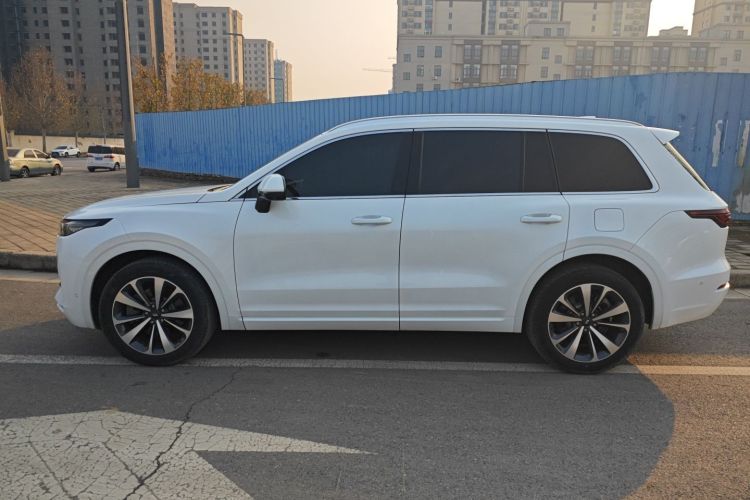 理想汽车 理想ONE 2021款 增程6座版车身外观4