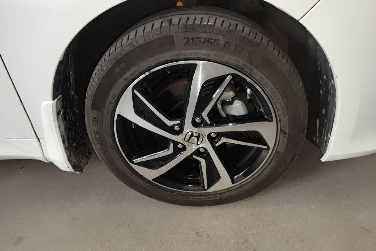 本田 奥德赛 2015款 改款 2.4L 智享版车身外观10