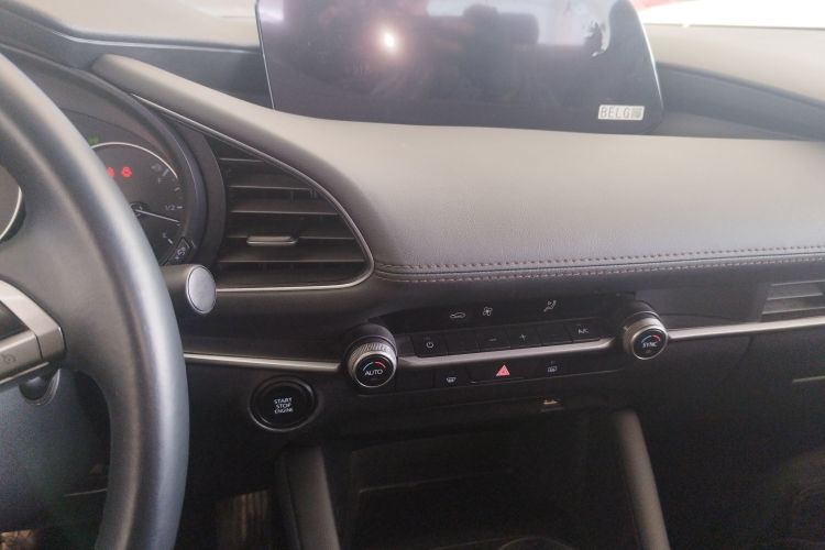 马自达3 昂克赛拉 2020款 1.5L 自动质型版中控内饰16