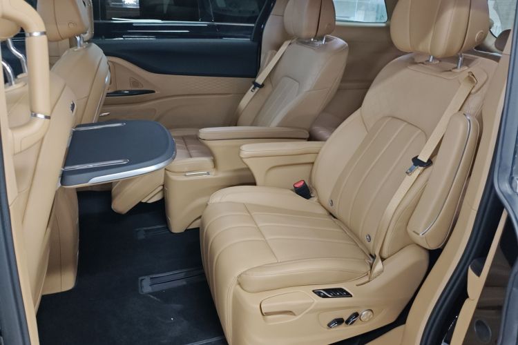 岚图汽车 岚图梦想家 2022款 0碳版 家+续航包 605km中控内饰21