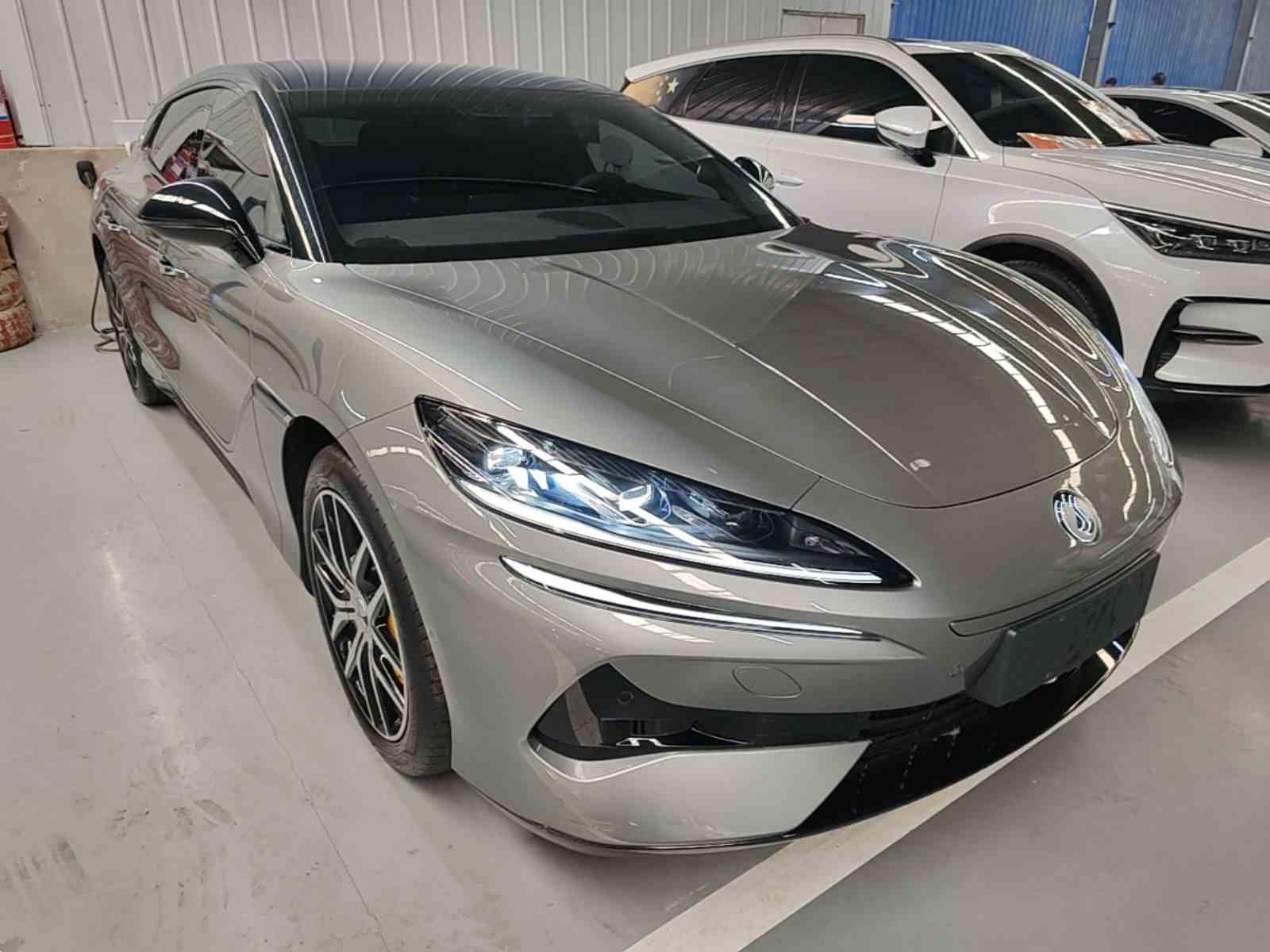 腾势Z9GT 2024款 1100四驱Pro版(5)