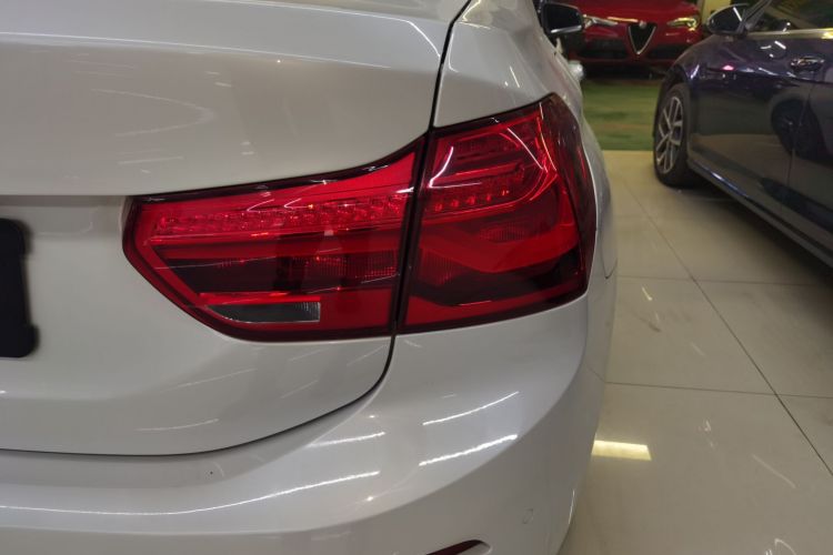 宝马1系 2018款 118i 运动型车身外观6006