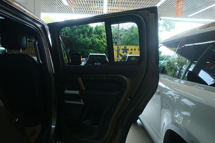 路虎卫士 2023款 改款 110 3.0T P400 X-DYNAMIC HSE中控内饰7006