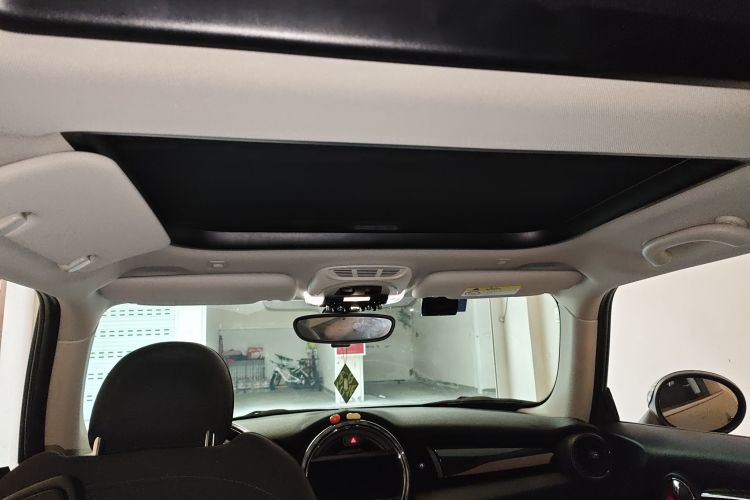 MINI 2018款 1.5T COOPER 经典派中控内饰22