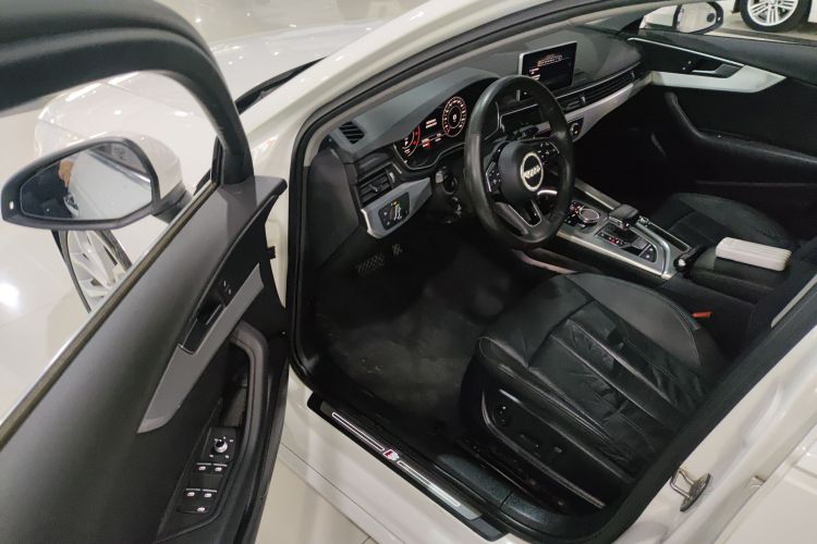 奥迪A4L 2019款 40 TFSI 时尚型 国VI中控内饰20