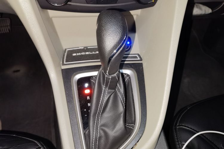 别克 英朗 2016款 15N 自动精英型中控内饰18