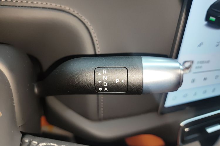 理想汽车 理想L9 2022款 Max局部细节18