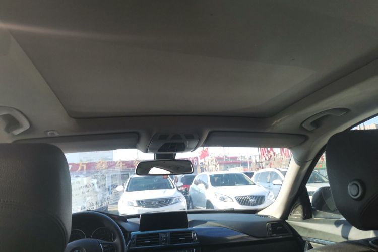 宝马3系GT 2014款 320i 领先型中控内饰22