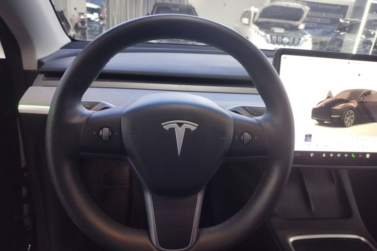 特斯拉 Model Y 2023款 后轮驱动版中控内饰13