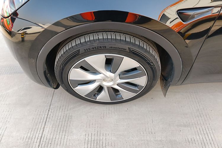 特斯拉 Model Y 2022款 后轮驱动版车身外观6007