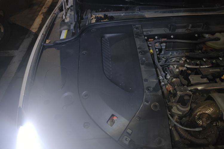 鸿蒙智行 问界M5 2023款 增程后驱智驾版局部细节9006