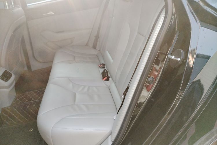 红旗H5 2018款 30TD 智联韵动版中控内饰21