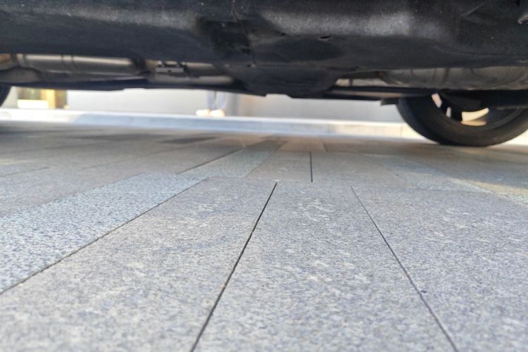 大众 途锐 2022款 3.0TSI 锐享版 曜黑运动套装局部细节9004