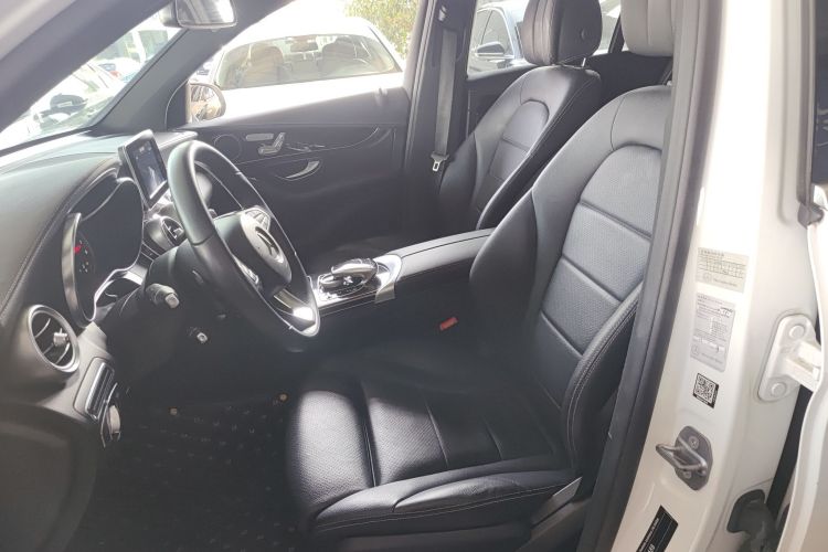 奔驰GLC 2018款 改款 GLC 260 4MATIC 动感型中控内饰19