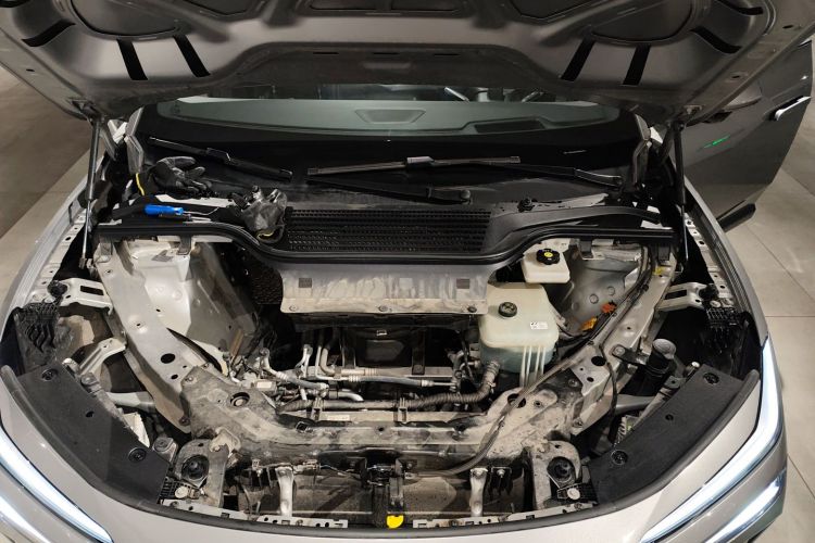 乐道L60 2024款 60kWh 后驱版机舱底盘24