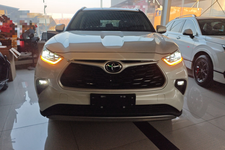 丰田 汉兰达 2024款 2.5L智能电混双擎两驱精英版 5座车身外观2