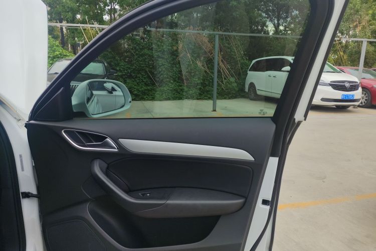 奥迪Q3 2018款 30周年年型 30 TFSI 时尚型中控内饰7005