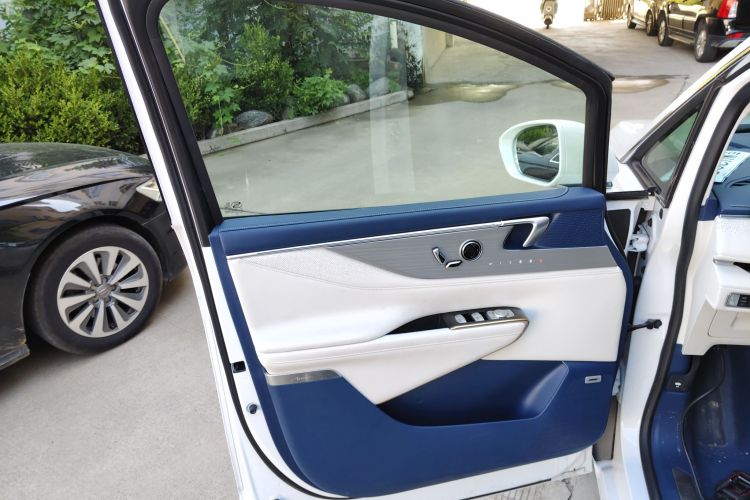 别克GL8新能源 2024款 陆尊 奢享版 6座中控内饰7007