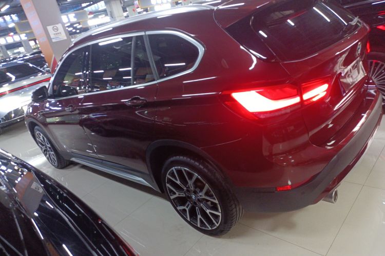 宝马X1 2020款 xDrive25Li 尊享型车身外观6003