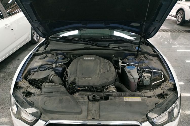 奥迪A5 2016款 Sportback 45 TFSI机舱底盘24