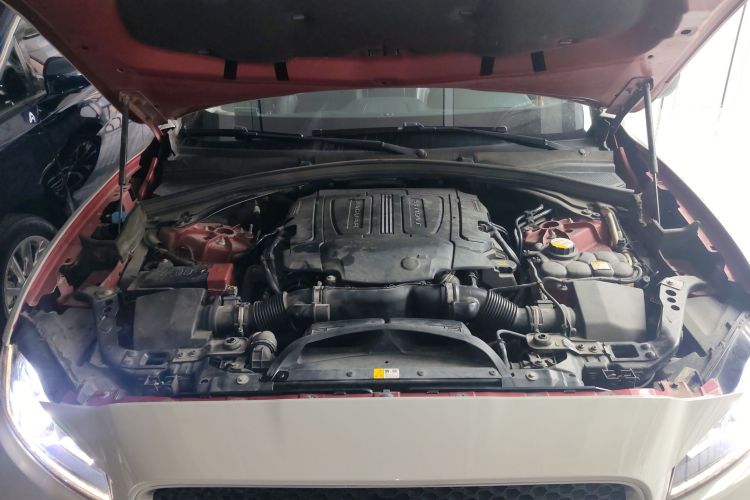 捷豹F-PACE 2016款 3.0 SC 四驱R-Sport运动版局部细节24