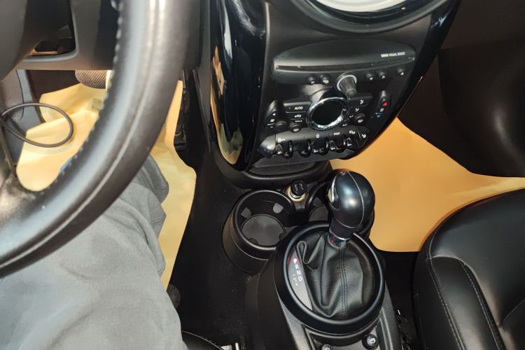 MINI Countryman 2013款 1.6T COOPER ALL4 Excitement中控内饰18