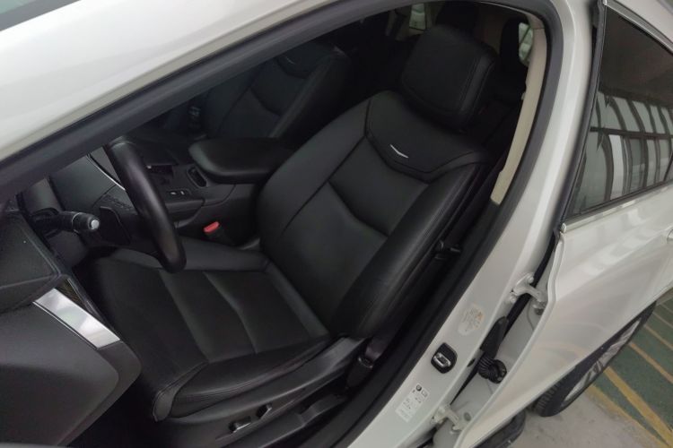 凯迪拉克XT5 2016款 25T 豪华型中控内饰19