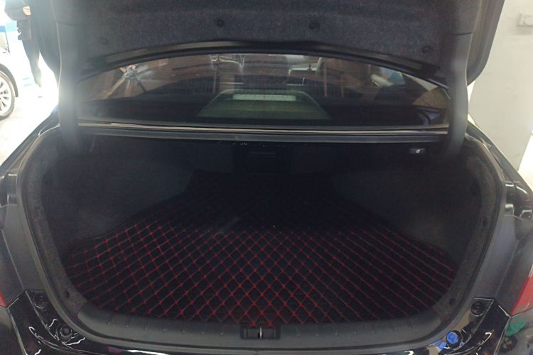 本田 雅阁 2016款 2.0L 舒适版机舱底盘23