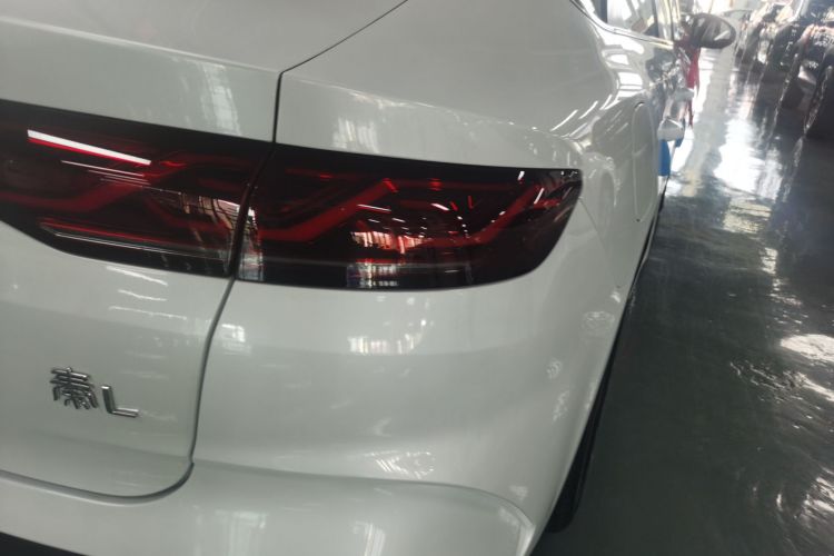 比亚迪 秦L 2024款 DM-i 120KM领先型车身外观9