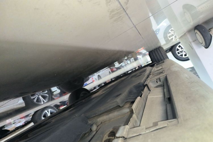 丰田 雷凌 2023款 185T CVT豪华版局部细节9002