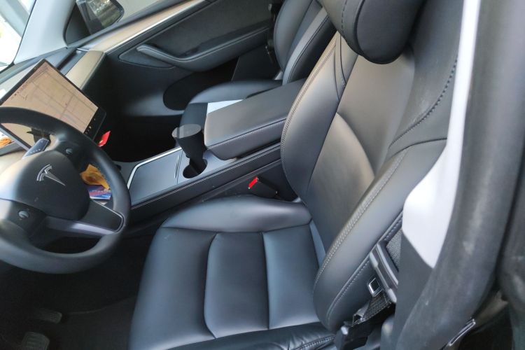 特斯拉 Model Y 2021款 标准续航后驱版中控内饰19