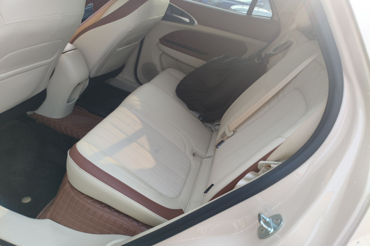 欧拉好猫 2023款 401km标准续航 豪华型 磷酸铁锂中控内饰21