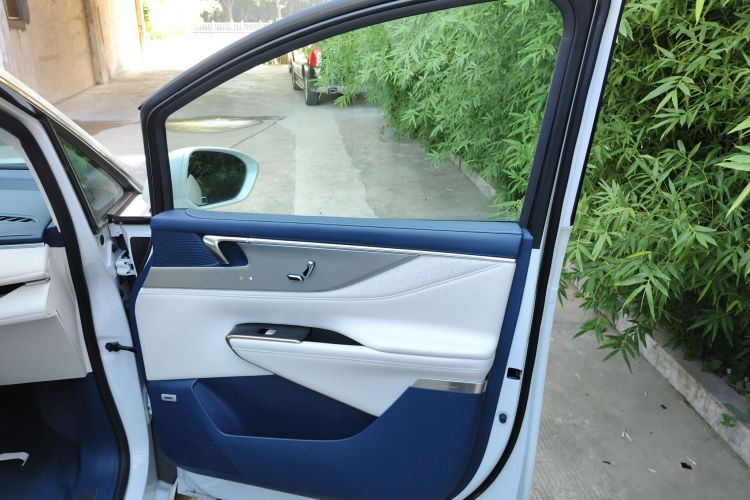 别克GL8新能源 2024款 陆尊 奢享版 6座中控内饰7005