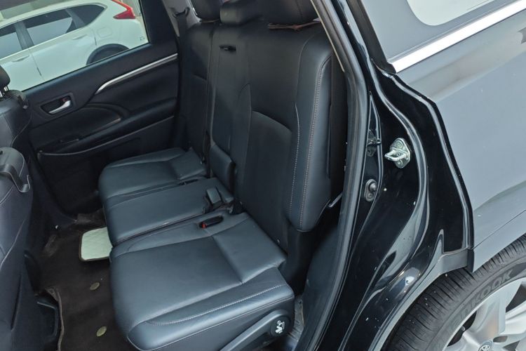 丰田 汉兰达 2021款 2.0T 四驱尊贵版 7座中控内饰21