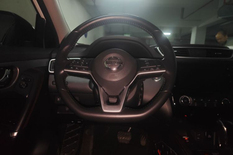 日产 逍客 2019款 2.0L CVT豪华版中控内饰13