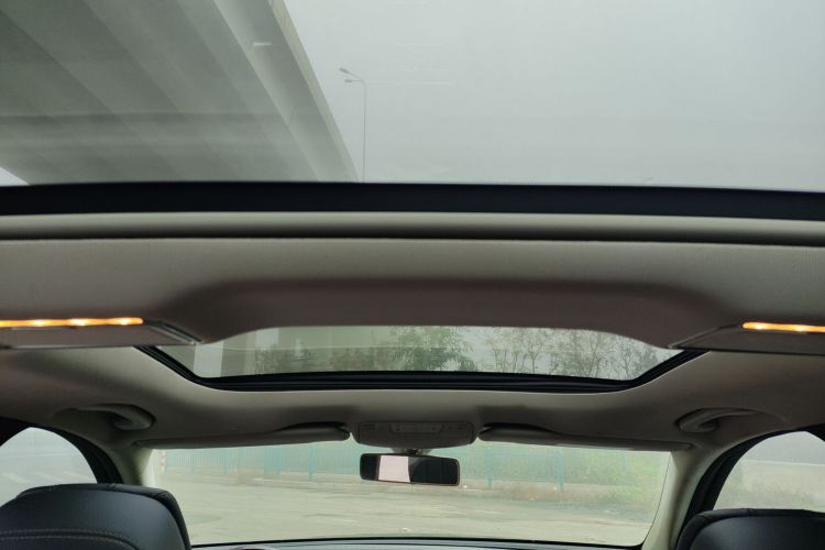 奔驰E级 2018款 E 200 L中控内饰22