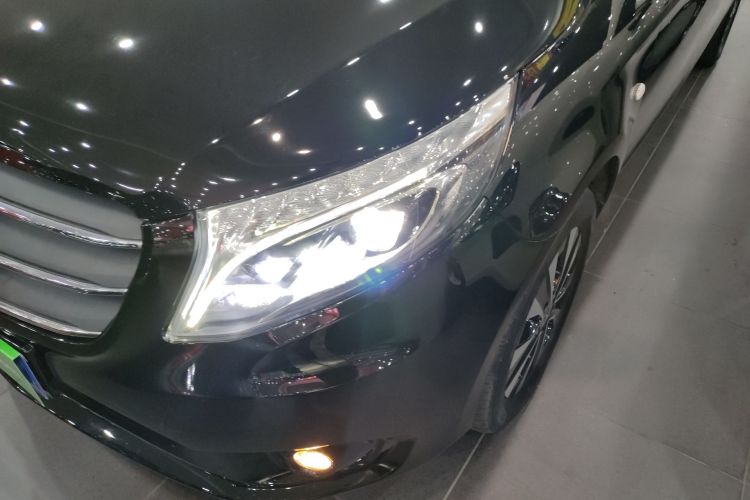 奔驰 威霆 2021款 2.0T 精英版 7座局部细节36