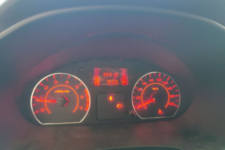 五菱汽车 五菱宏光V 2022款 1.5L劲取版液压助力LAR中控内饰15