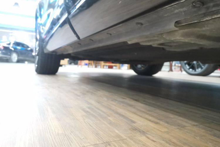 理想汽车 理想ONE 2021款 增程6座版机舱底盘30