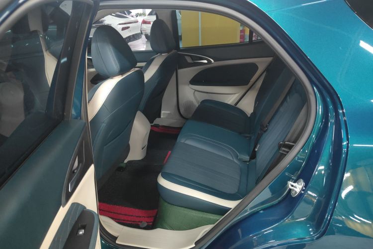 欧拉好猫 2023款 401km标准续航 豪华型 磷酸铁锂中控内饰7004